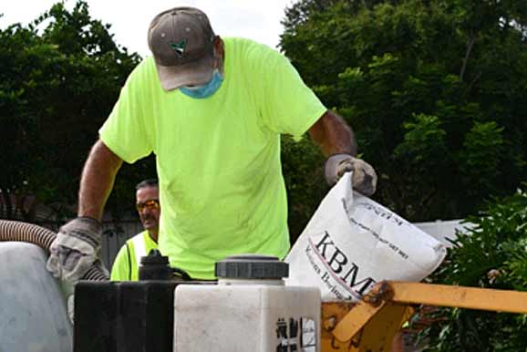 KBM&trade; boring mud being mixed.